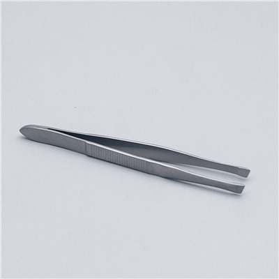 Zinger Пинцет для бровей скошенный маленький / Classic 162-FD, 76-78 мм, серебристый